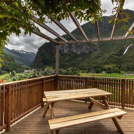 Panoramic Terrace, Huge Rain Shower And Cosy Lofts Flåm Exterior foto
