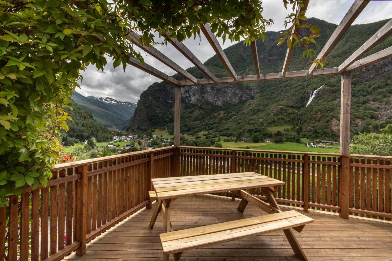 Panoramic Terrace, Huge Rain Shower And Cosy Lofts Flåm Exterior foto